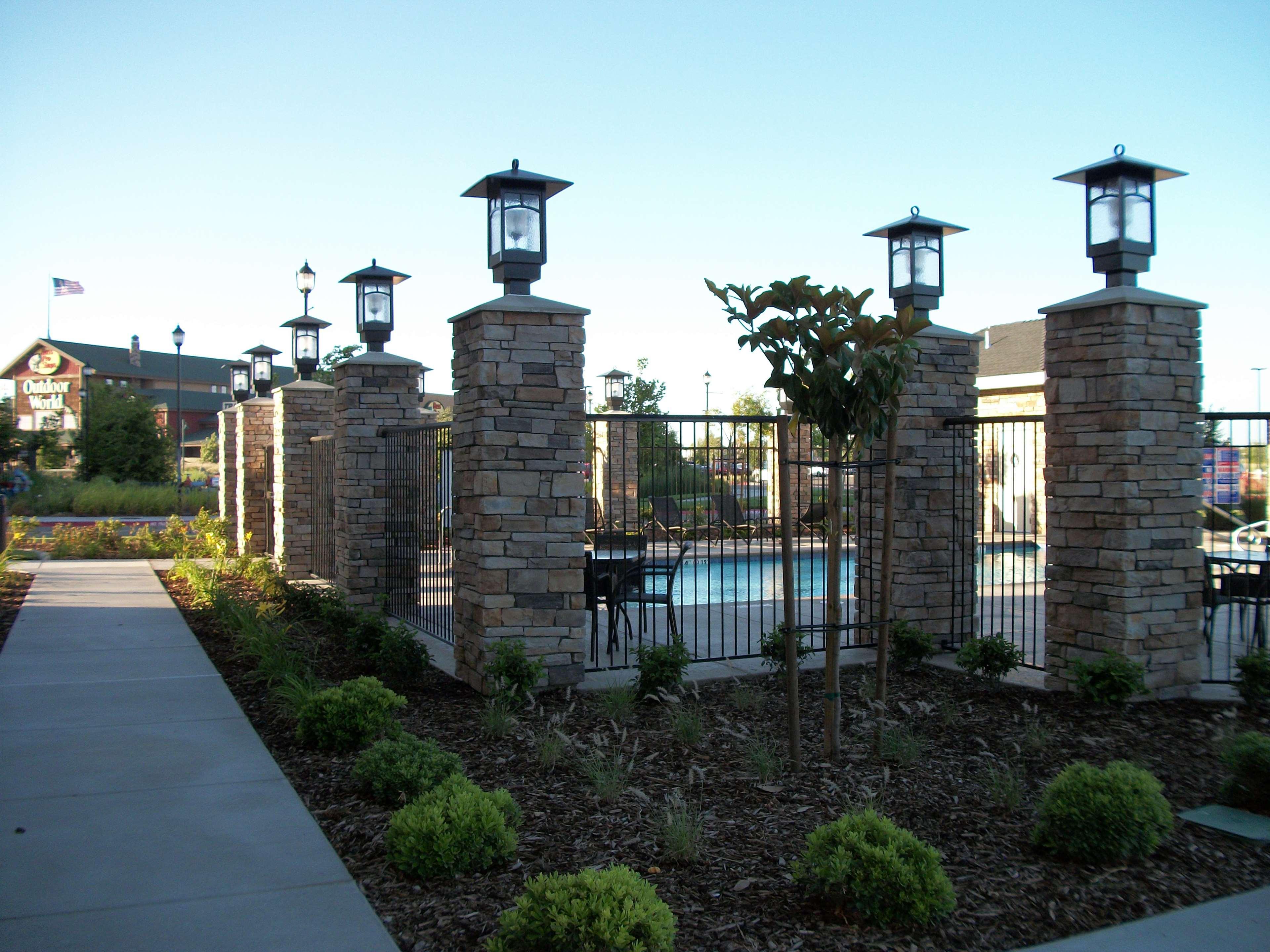 Hampton & 3* Manteca