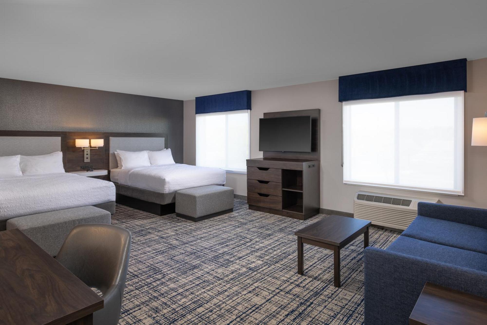 Hampton & Hotel 3*