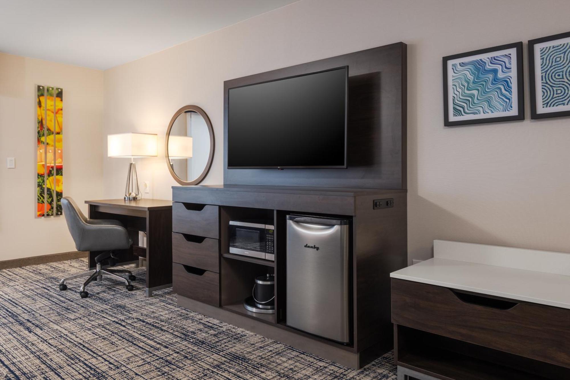 Hotel Hampton & 3*