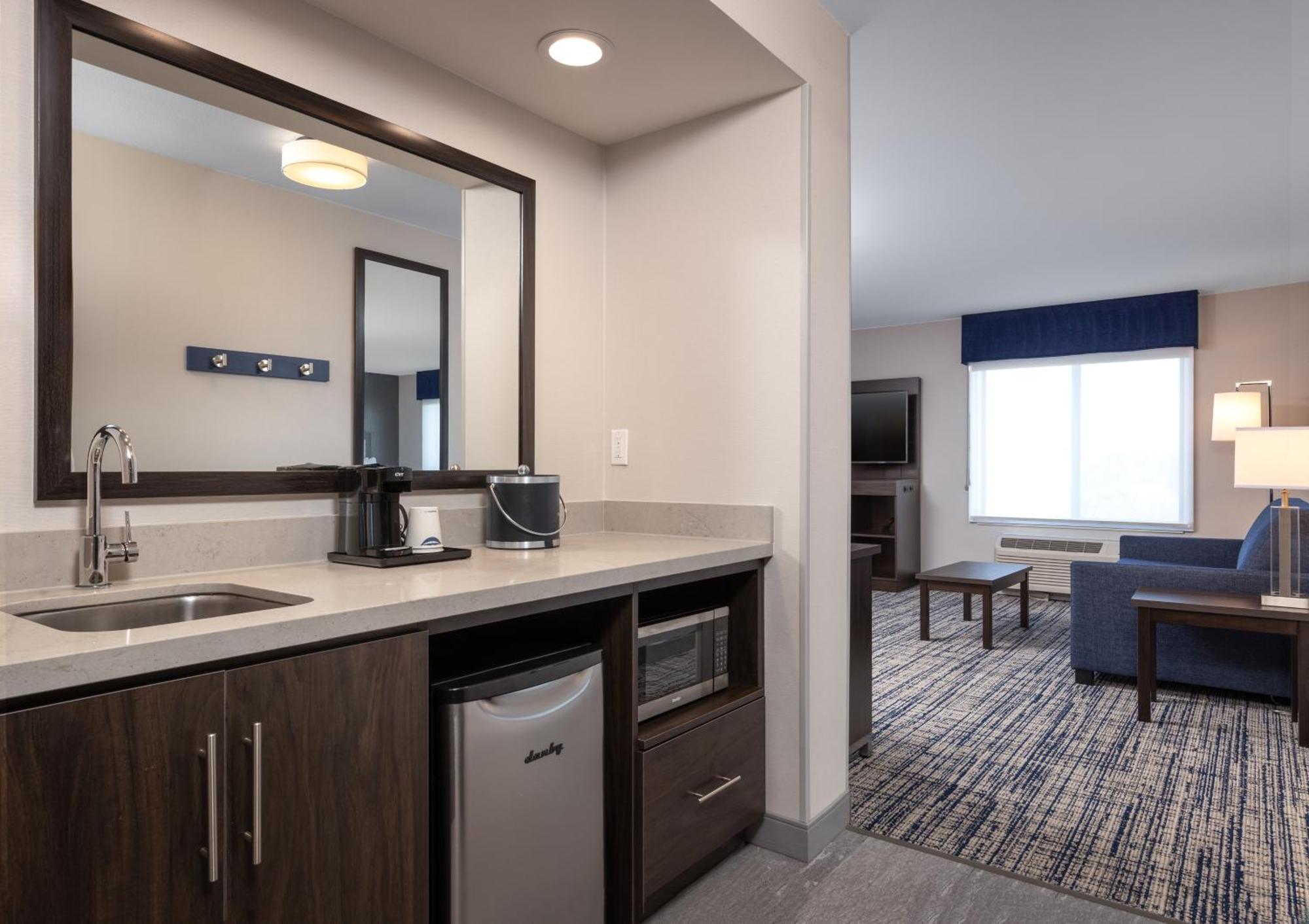 Hampton & 3* Manteca