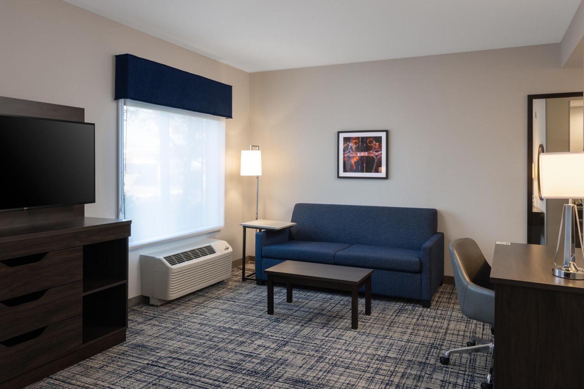 Hotel Hampton & 3*