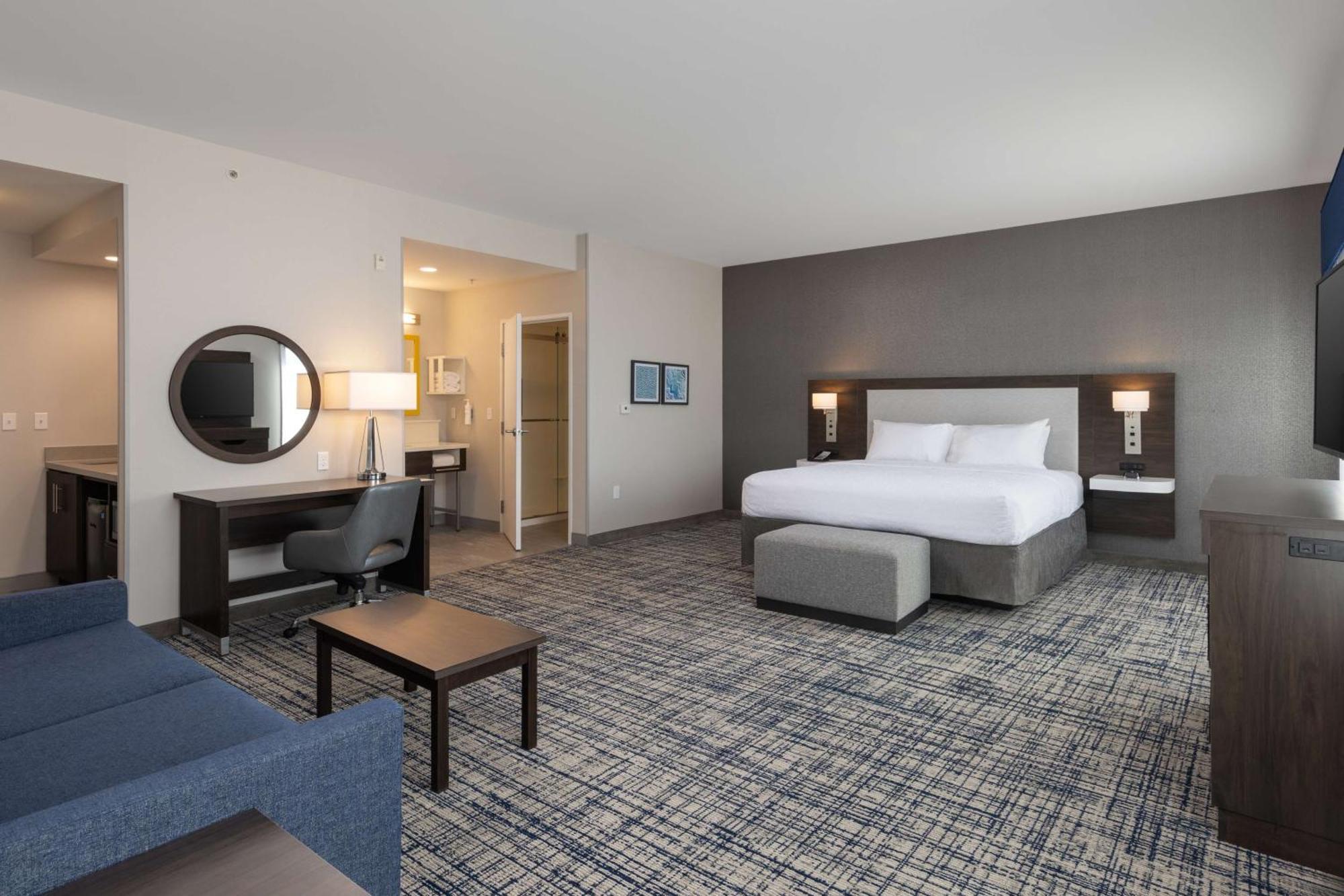 Hampton & 3* Manteca